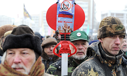 От Якиманки до Болотной: шествие и митинг гражданских активистов, оппозиции и просто горожан, требующих перевыборов и демократизации.