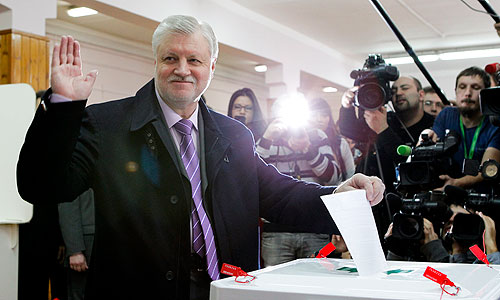 Лидер "Справедливой России", кандидат в президенты РФ Сергей Миронов голосует в Москве