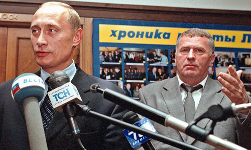 Общение с прессой после встречи с представителями партии ЛДПР. 1999 год.