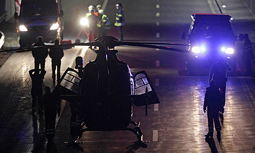 Как минимум 28 человек, в том числе 22 ребенка, погибли в результате крушения автобуса в Швейцарии. ДТП произошло в кантоне Вале вблизи границы с Италией, сообщает BBC.