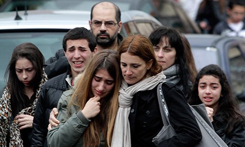 Четыре человека, в том числе трое детей, были убиты в результате стрельбы, открытой неизвестным возле еврейской школы в городе Тулуза на юге Франции. Как сообщает BBC, инцидент произошел рано утром в понедельник.