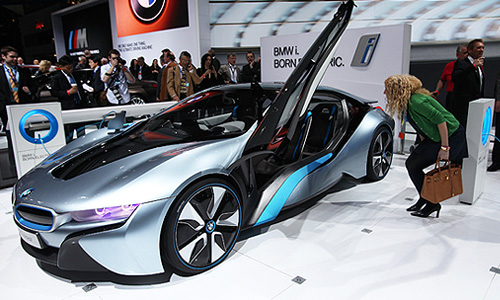 Гибридный автомобиль BMW i8 plug-in