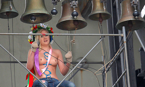 FEMEN    .