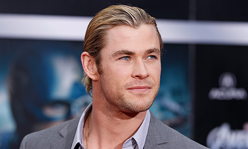 Крис Хемсворт на премьере фильма "Мстители" в Голливуде.