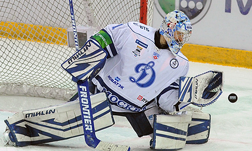 Вратарь "Динамо" Александр Еременко в финальном матче Кубка Гагарина: "Авангард" (Омск) – "Динамо" (Москва).