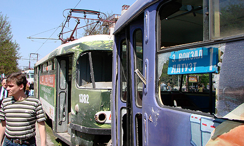 Взрывы в центре Днепропетровска в пятницу, вероятнее всего, были вызваны устройствами безоболочного типа. К такому выводы пришли эксперты в области безопасности, опрошенные агентством "Интерфакс".