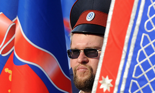 Участники митинга, посвященного годовщине создания Общероссийского народного фронта на Поклонной горе.