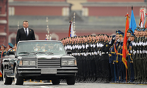 Военный парад в честь шестьдесят седьмой годовщины Победы в Великой Отечественной войне прошел на Красной площади в Москве.