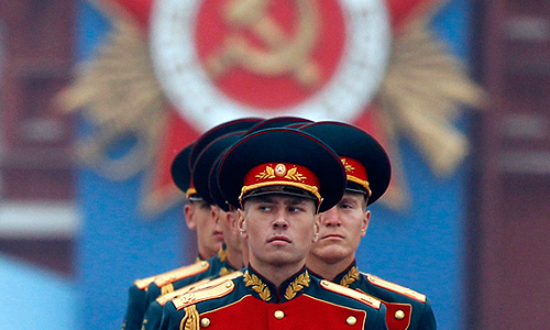 Военный парад в честь шестьдесят седьмой годовщины Победы в Великой Отечественной войне прошел на Красной площади в Москве.