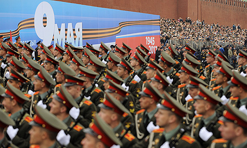 Военный парад в честь шестьдесят седьмой годовщины Победы в Великой Отечественной войне прошел на Красной площади в Москве.