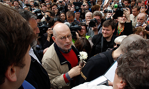 Писатель Григорий Чхартишвили (Борис Акунин) во время акции писателей и музыкантов "Контрольная прогулка".