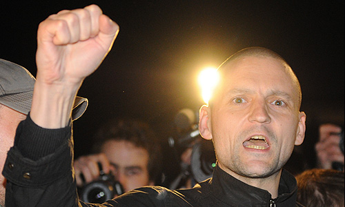 Лидер "Левого фронта" Сергей Удальцов после освобождения из спецприемника, где он отбывал 15-суточный административный арест за неповиновение сотрудникам полиции.