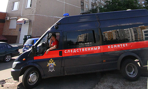 "В ходе обысков у Сергея и Анастасии Удальцовых, помощника депутата Госдумы Ильи Пономарева Марины Бароновой, Ильи Яшина и Ксении Собчак изъято большое количество агитационной продукции и литературы с антигосударственными лозунгами. Кроме этого, у И.Яшина и К.Собчак изъяты денежные средства (не менее 1 миллиона евро), разложенные в более чем сто конвертов", - сказал В.Маркин в понедельник "Интерфаксу"