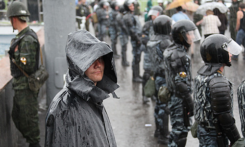 Митинг оппозиции на проспекте Академика Сахарова закончился без происшествий, сообщили "Интерфаксу" в пресс-службе ГУ МВД России по Москве. "В 16:15 митинг на проспекте Академика Сахарова завершился без происшествий, задержанных нет", - сказал представитель московской полиции. В мероприятии участвовало около 15 тысяч человек.