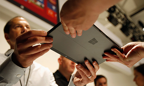    - 10,6-  (1  - 2,54 ),   - 9 .     .   Windows 8,        Surface,    touch-screen.   ,     -.