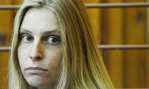 суд во вторник удовлетворил ходатайство следствия заключить Г.Рябкову под стражу. Согласно решению суда, подозреваемая будет находиться под стражей два месяца.