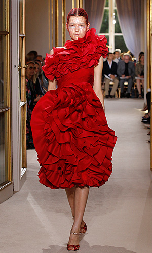 Показ осенне-зимней коллекции 2012-2013 Giambattista Valli на Неделе высокой моды в Париже.