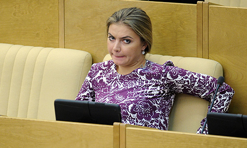 Член комитета ГД РФ по физической культуре, спорту и делам молодежи Алина Кабаева на пленарном заседании Государственной Думы РФ, посвященном вопросу о ратификации протокола о присоединении России к Всемирной торговой организации (ВТО).