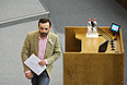 Член комитета ГД по экономической политике, инновационному развитию и предпринимательству Илья Пономарев после выступления на завершающем заседании весенней сессии Государственной думы.
