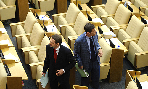 Спикер Госдумы Сергей Нарышкин и первый вице-спикер Госдумы Александр Жуков (слева направо) после завершающего заседания весенней сессии Государственной думы.