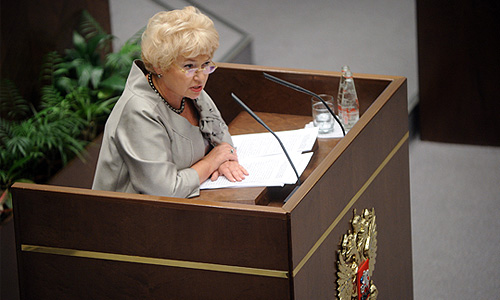 Председатель комиссии СФ по информационной политике Людмила Нарусова на заседании Совета Федерации.