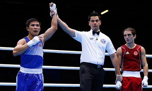 Российский боксер Давид Айрапетян стал бронзовым призером Олимпийских игр в весовой категории до 49 кг. В полуфинале он проиграл боксеру из Таиланда Као Понгпрайону.