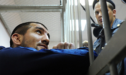 Спортсмен Расул Мирзаев, обвиняемый в смерти 19-летнего студента Ивана Агафонова, перед оглашением приговора в Замоскворецком суде.