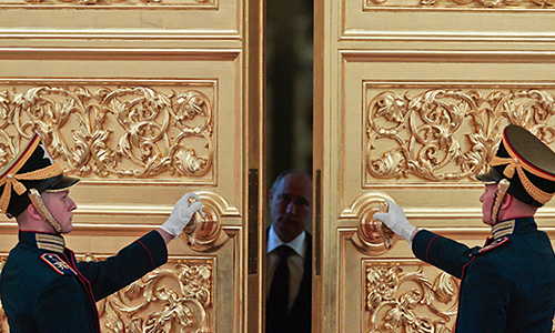 Владимир Путин во время церемонии награждения олимпийской сборной России.