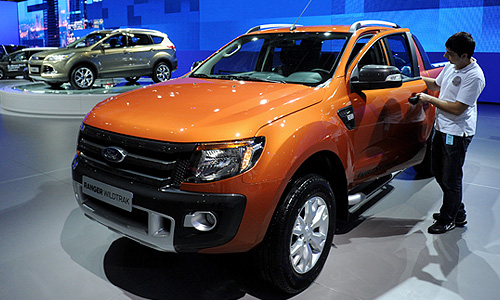 Автомобиль Ford Ranger Wildtrak, представленный на ММАС 2012 в "Крокус Экспо".