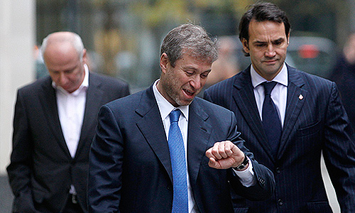 31 августа 2012г. Высокий суд Лондона отклонил иск российского предпринимателя Бориса Березовского против другого бизнесмена из РФ Романа Абрамовича на сумму почти $5 млрд, заявила судья баронесса Элизабет Глостер. 

На фото Роман Абрамович 8 ноября 2011г.