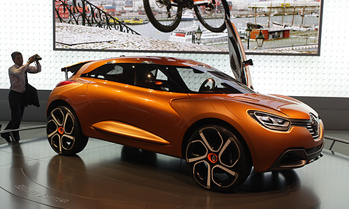 Автомобиль Renault Capture, представленный на ММАС 2012 в "Крокус Экспо".