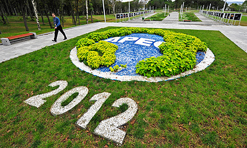 Эмблема саммита АТЭС 2012 на территории международного пресс-центра.