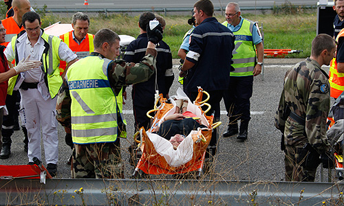 На востоке Франции перевернулся польский автобус, не менее трех человек погибли и еще восемь находятся в тяжелом состоянии, сообщает во вторник местная газета "Дерньер нувель д&#39;Эльзас". Всего за медицинской помощью обратились 20 человек. Водитель автобуса не пострадал.
