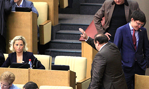 Госдума в пятницу проголосовала за досрочное прекращение депутатских полномочий заместителя руководителя фракции "Справедливая Россия", замглавы думского комитета по безопасности и противодействию коррупции Геннадия Гудкова.