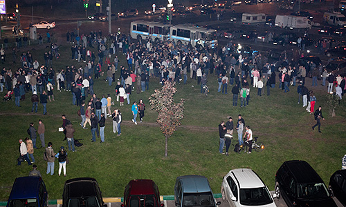 Жители московского района Митино во время стихийного митинга против строительства Исламского гуманитарного центра.