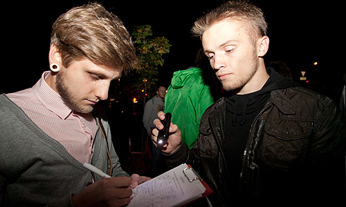 Жители московского района Митино во время стихийного митинга против строительства Исламского гуманитарного центра.