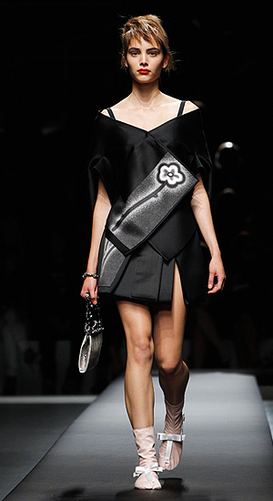 Показ коллекции Prada весна-лето 2013.