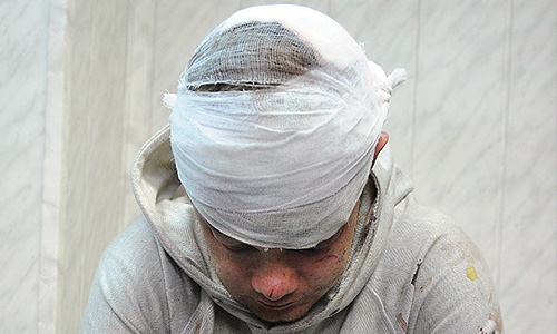 Тверской суд Москвы удовлетворил ходатайство об аресте водителя, который в минувшую субботу на Минской улице сбил девять человек на остановке, семеро из которых скончались, сообщили "Интерфаксу" в пресс-службе ГУ МВД России по Москве. Ранее сообщалось, что было возбуждено уголовное дело по ст. 264 УК РФ (нарушение лицом, управляющим автомобилем, ПДД, повлекшее по неосторожности смерть двух и более лиц).