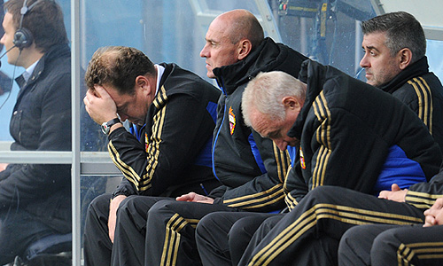 Главный тренер ФК ЦСКА Леонид Слуцкий и тренер ФК ЦСКА Виктор Онопко (слева направо).