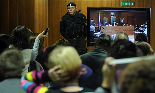 Во время рассмотрения кассационной жалобы на приговор участницам панк-группы Pussy Riot в Мосгорсуде