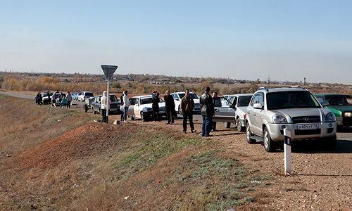 В ходе ЧП пострадавших нет, все военнослужащие сейчас находятся на безопасном расстоянии от места взрывов. Конашенков также подчеркнул, что к моменту взрыва "на станции разгрузки никаких железнодорожных вагонов с боеприпасами не было".