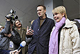 Алексей Навальный и кандидат в мэры Химок Евгения Чирикова на избирательном участке № 3017.
