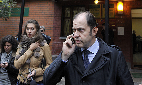 Олег Митволь у избирательного участка № 3041.