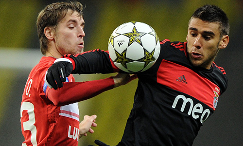 Московский "Спартак" одержал свою первую победу в Лиге чемпионов сезона 2012/13. На своем поле подопечные Унаи Эмери обыграли лиссабонскую "Бенфику" со счетом 2:1.