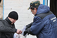 Сотрудники СК РФ во время экспертизы на месте проведения спецоперации на улице Химиков, в результате которой 24 октября 2012 года была ликвидирована группа боевиков, готовивших террористический акт в день празднования Курбан-байрама.