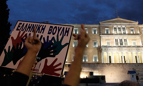 Новые меры экономии сократят ВВП Греции на 9% за два года и, скорее всего, будут способствовать дальнейшему росту безработицы, которая и так превышает 25%. И поскольку греческая экономика сжимается быстрее, чем предполагалось ранее, в 2015-2016 годах потребуется сэкономить еще порядка 4 млрд евро, чтобы выполнить поставленные перед страной задачи по снижению бюджетного дефицита и госдолга.