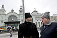 Во время патрулирования площади Белорусского вокзала участниками казачьей народной дружины.