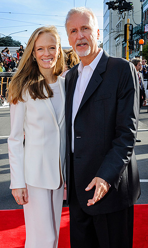 Режиссер Джеймс Кэмерон с супругой Сьюзи Эмис.