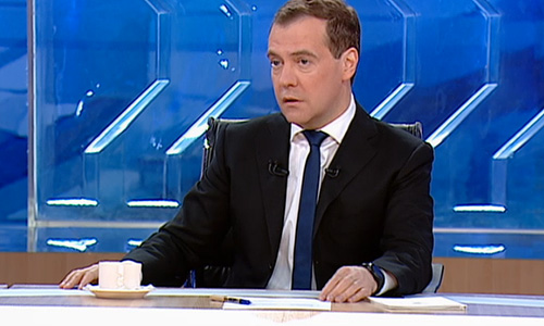 Премьер-министр в прямом эфире отвечает на вопросы представителей "Первого канала", ВГТРК, НТВ, РЕН ТВ и телеканала "Дождь".