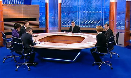 Премьер-министр в прямом эфире отвечает на вопросы представителей "Первого канала", ВГТРК, НТВ, РЕН ТВ и телеканала "Дождь".